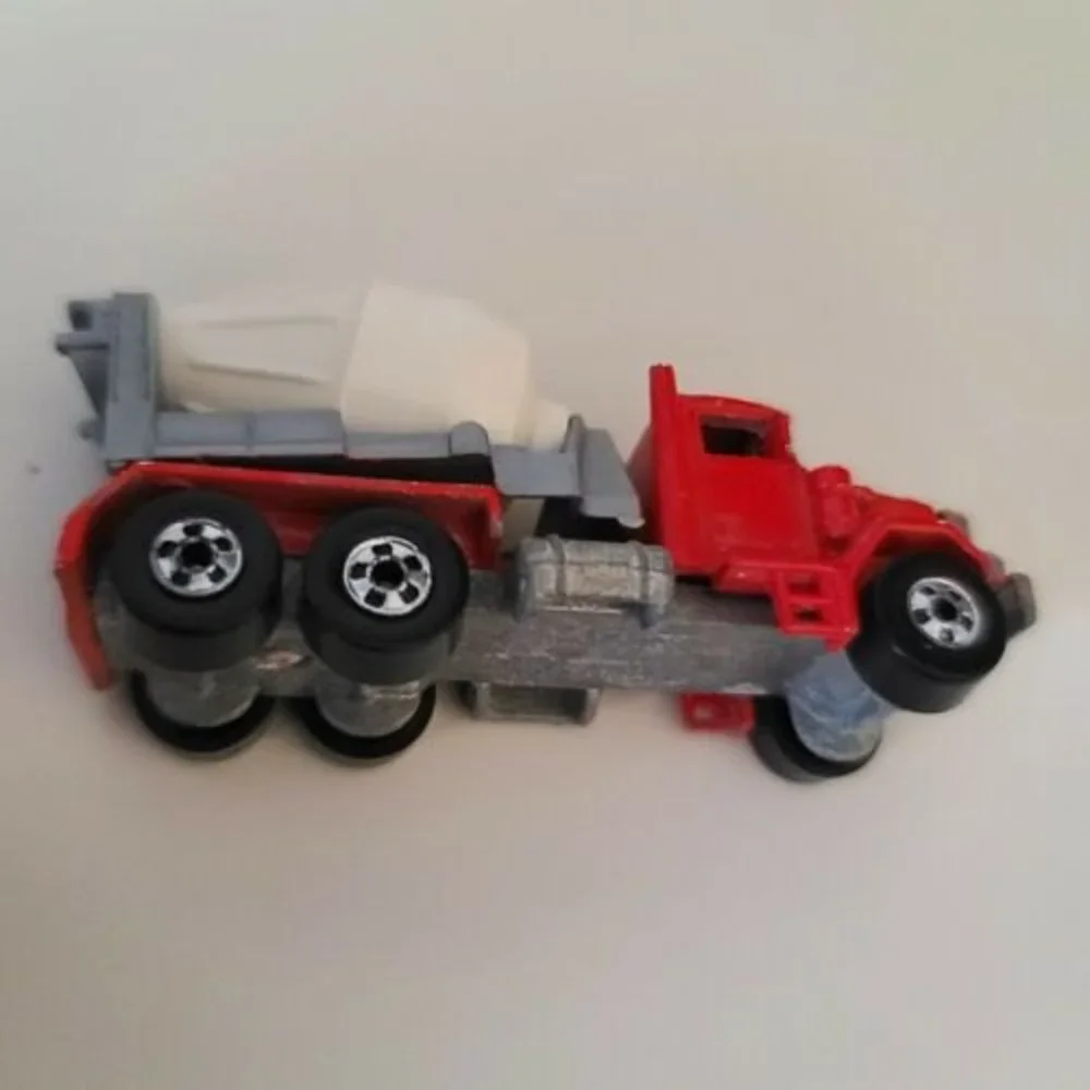 Vintage 1979 Hot Wheels Peterbilt Red Cement Mixer Truck